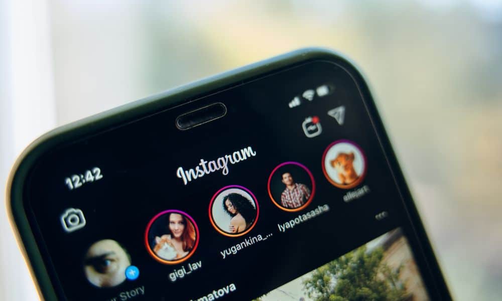 image for Instagram swipe up feature 2