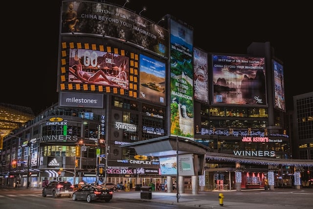 Business enterprises using billboard advertising in Toronto