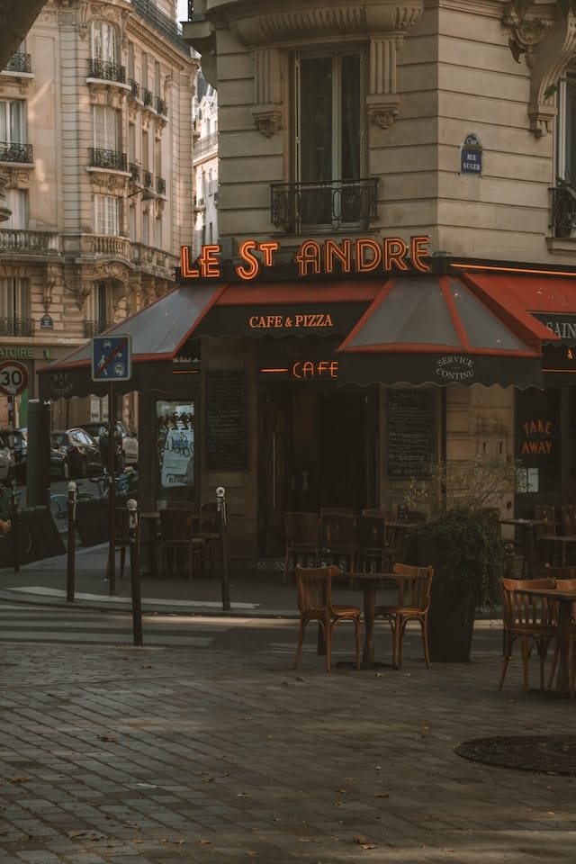 Front view of Café Saint-Andre in Paris restaurant advertising agency