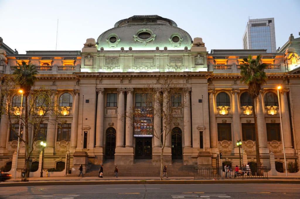 Front view of National Library of Chile, Santiago advertising agency.