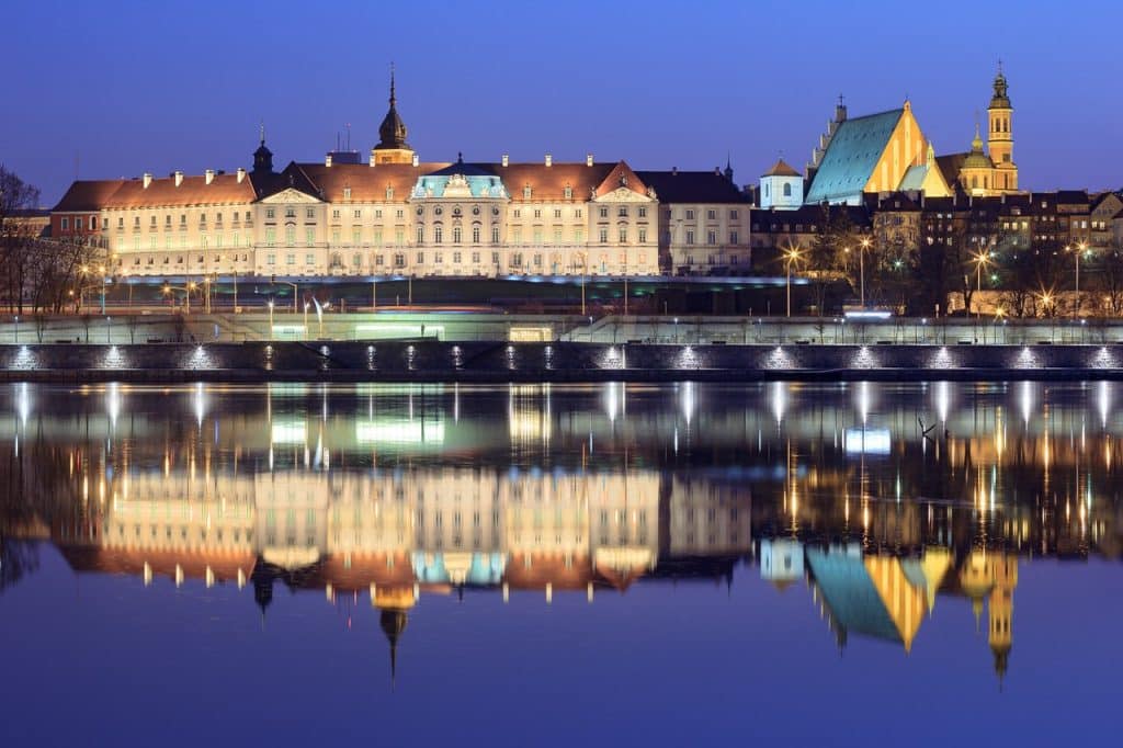 Night view of Royal Castle in Warsaw advertising agency