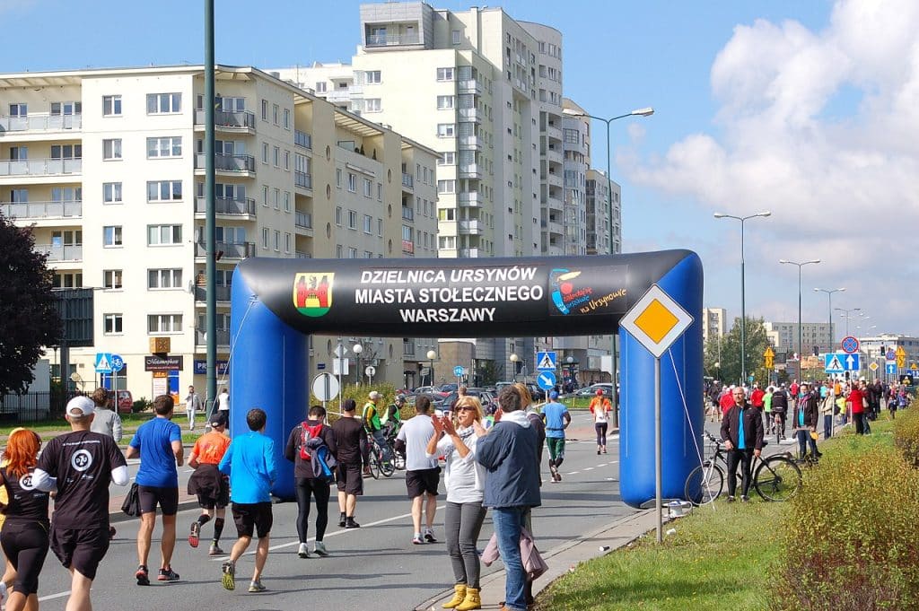 Runners participating in Warsaw Marathon, Warsaw advertising agency